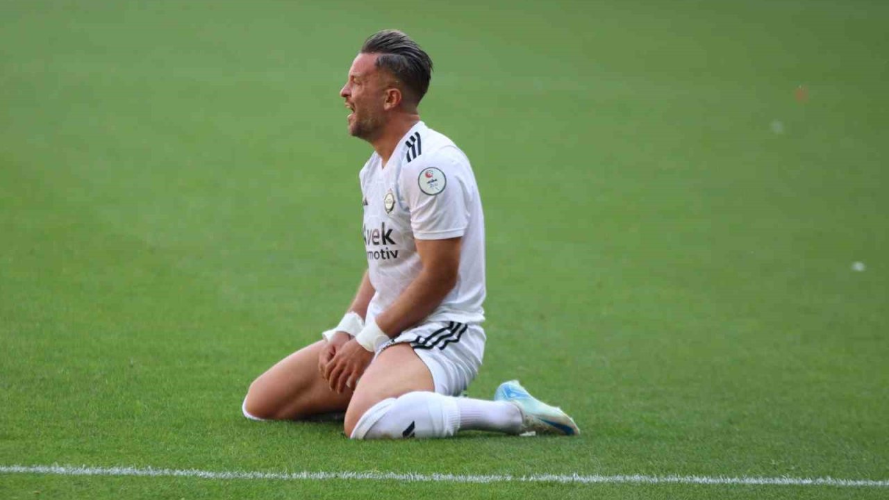 Nesine 2. Lig Beyaz Grup Ekiplerinden Altay, 32. Haftada Evinde Karşılaştığı Kepezspor İle 1-1 Berabere Kalarak, Ligin Bitimine 2 Hafta Kala 3. Lig’e Düştü.