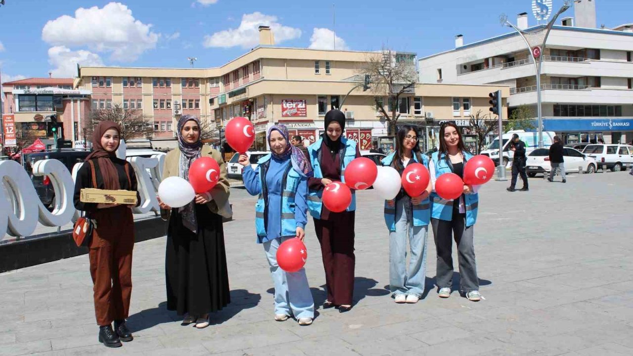 Erzincan’da 23 Nisan Kutlamaları Renkli Anlara Sahne Oldu
