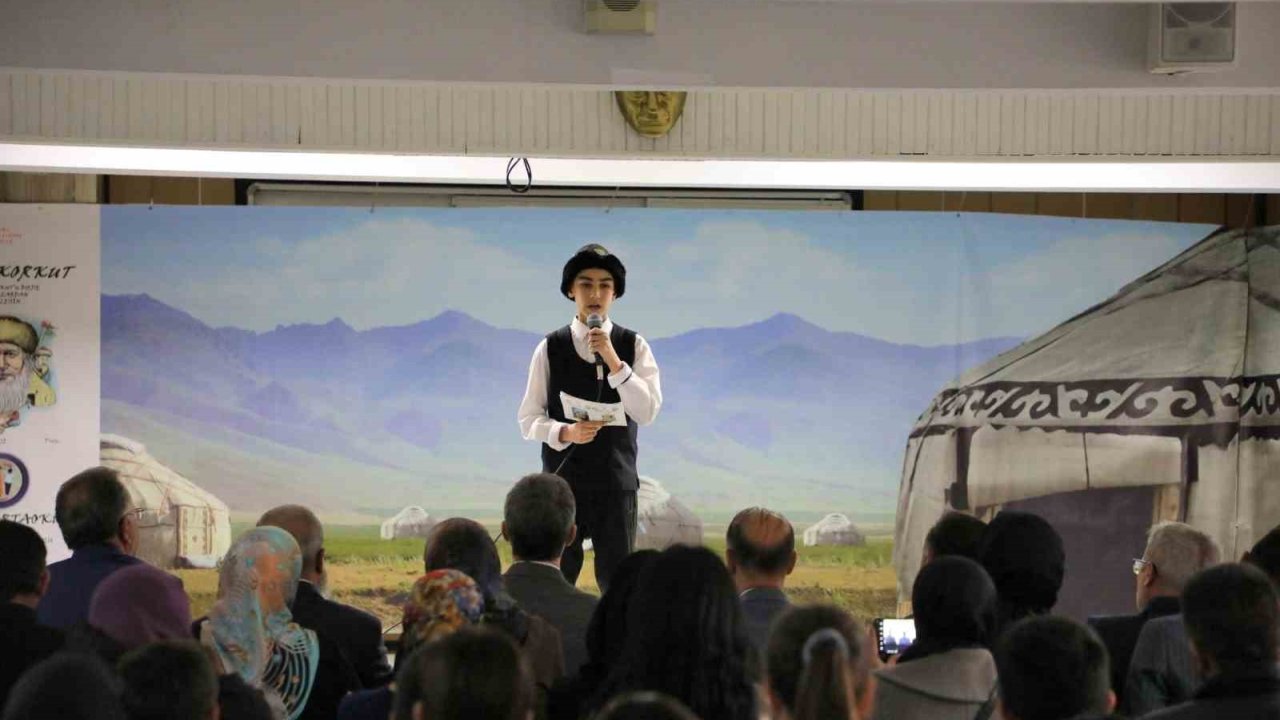 Öğrencilerden Bamsı Beyrek Çocuk Tiyatrosu