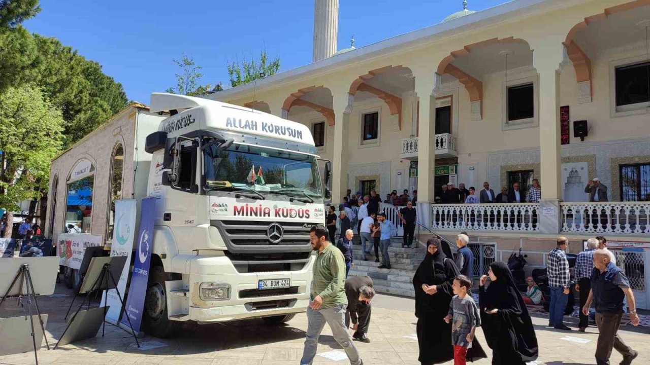 Minia Kudüs Tırını 4 Günde 10 Bin Kişi Ziyaret Etti