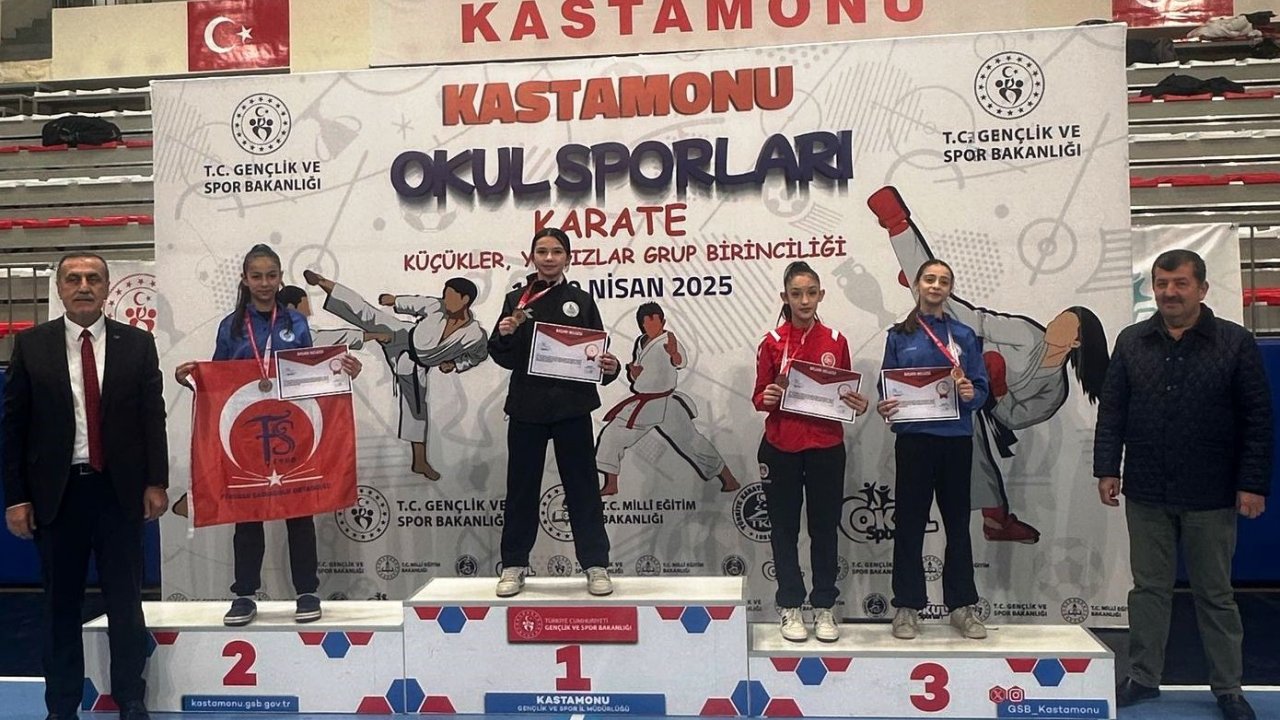 Körfezli Karatecilerden 5 Sporcu İle 5 Şampiyonluk