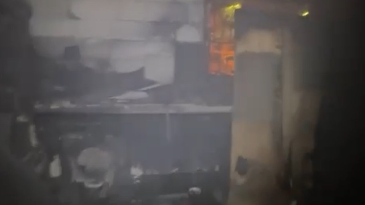 3 Çocuklu Annenin Yaşadığı Ev Yandı