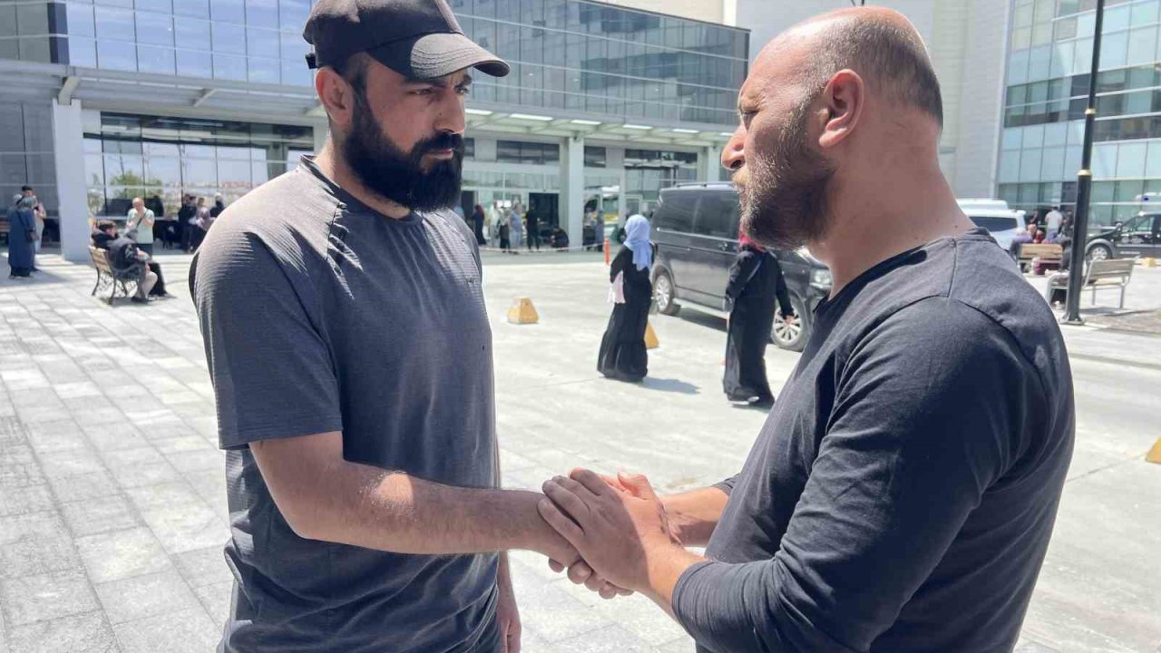 Çocuk Bayramının Buruk İki Babası