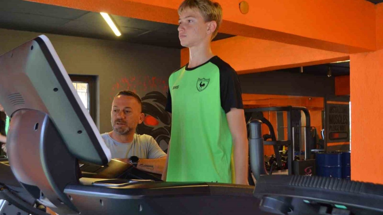 Milli Takıma Seçilen Denizlisporlu Utku Berk Kuru, İzmir Kampı Öncesi Güç Depoluyor