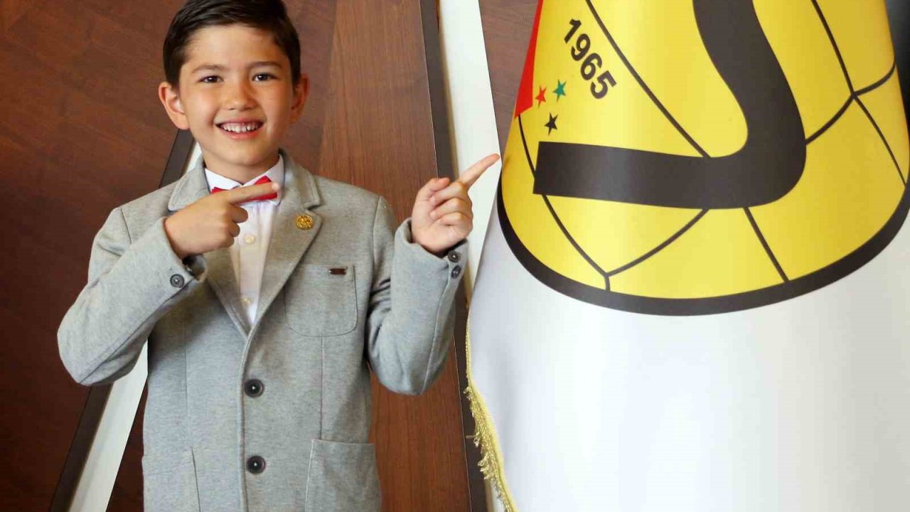 Eskişehirspor’da 23 Nisan’da Başkanlık Koltuğu Çocuğa Devredildi