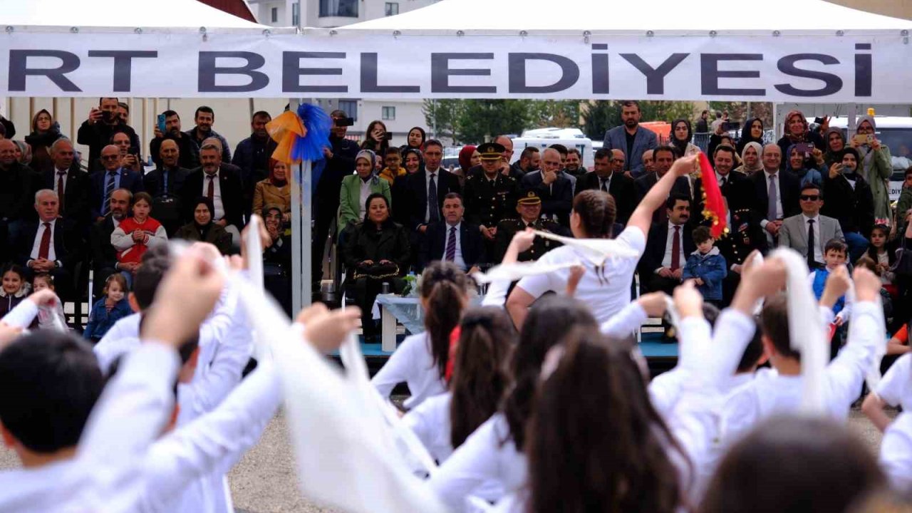 Bayburt’ta 23 Nisan Ulusal Egemenlik Çocuk Bayramı Kutlandı