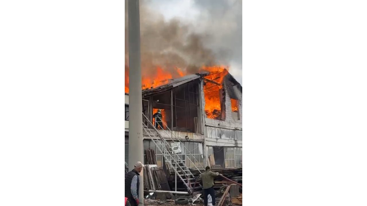 Isparta’da Kereste İmalathanesinde Yangın