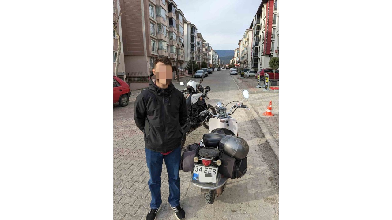 Bolu’da Motosiklet Plakasını Boyayarak Değiştiren Uyanık Sürücü Ekiplerin Gözünden Kaçmadı