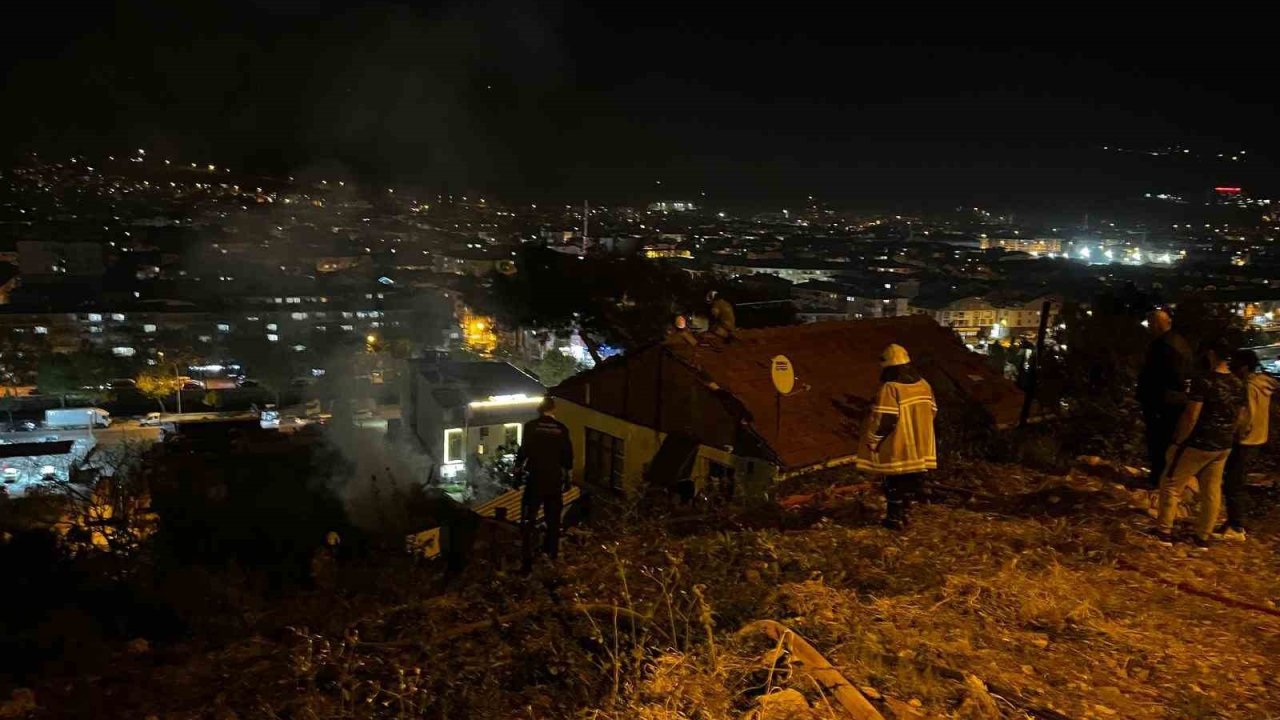 Bursa’da Korkutan Odunluk Yangını
