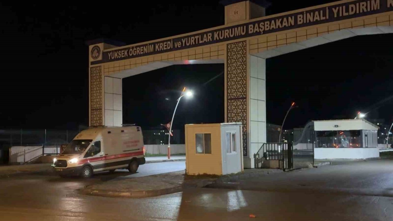 Sivas’ta Yurtta Kalan 53 Öğrenci Gıda Zehirlenmesi Şüphesiyle Hastaneye Başvurdu
