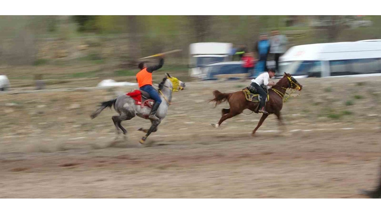 Ciritçi Baba Dünya Evine Giren Oğlu İçin Düğün Ciridi Organize Etti