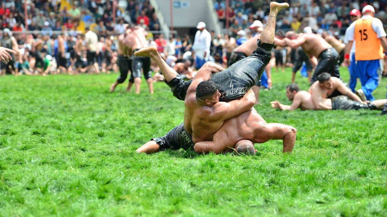 Antalya’da Yağlı Güreş Heyecanı