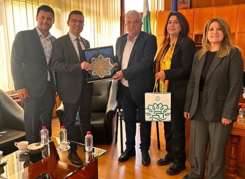 Nilüfer Belediyesi Halk Dansları Topluluğu Bulgaristan’da Alkışları Topladı