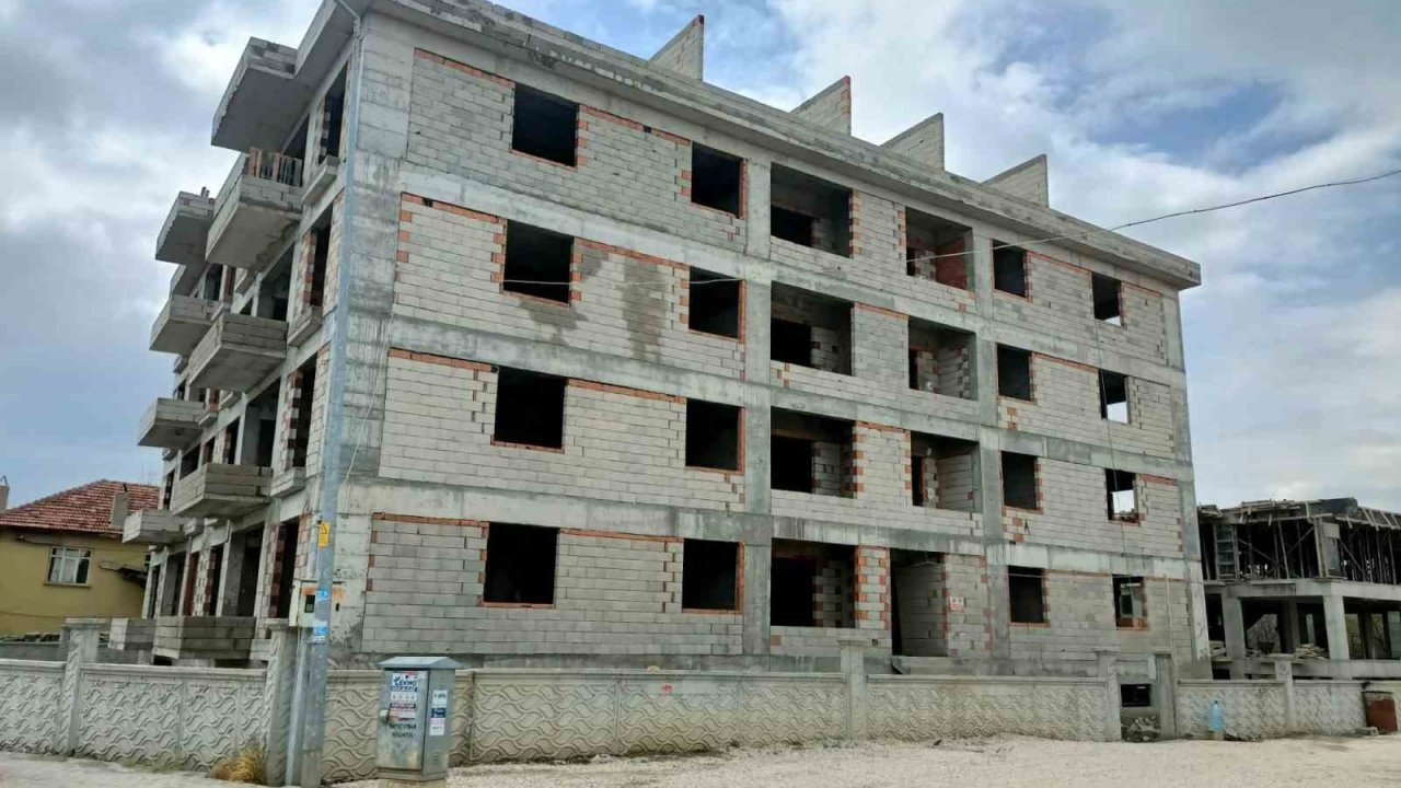 İnşaata İş Başvurusu İçin Gelen Adam Asansör Boşluğuna Düşerek Hayatını Kaybetti