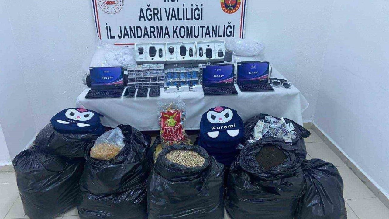 Ağrı’da Jandarma Ekiplerinden Kaçakçılık Operasyonu: 4 Gözaltı