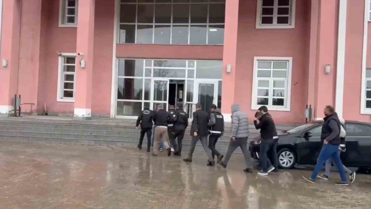 Ağrı’da Motorlu Taşıtlar Sınavında Kopya Operasyonu: 8 Gözaltı