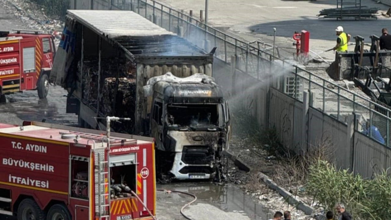 Söke’de Atık Kağıt Getiren Tırda Yangın Çıktı