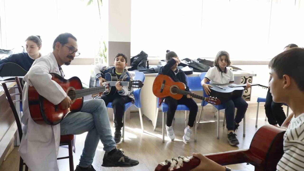 Başkan Çerçioğlu’ndan Sanatçılara Destek