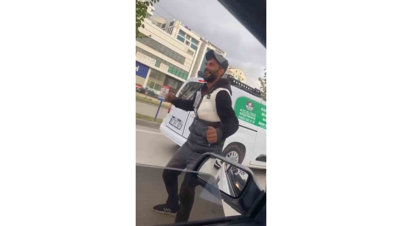 Müzik Sesini Duyunca Dans Etmeye Başladı