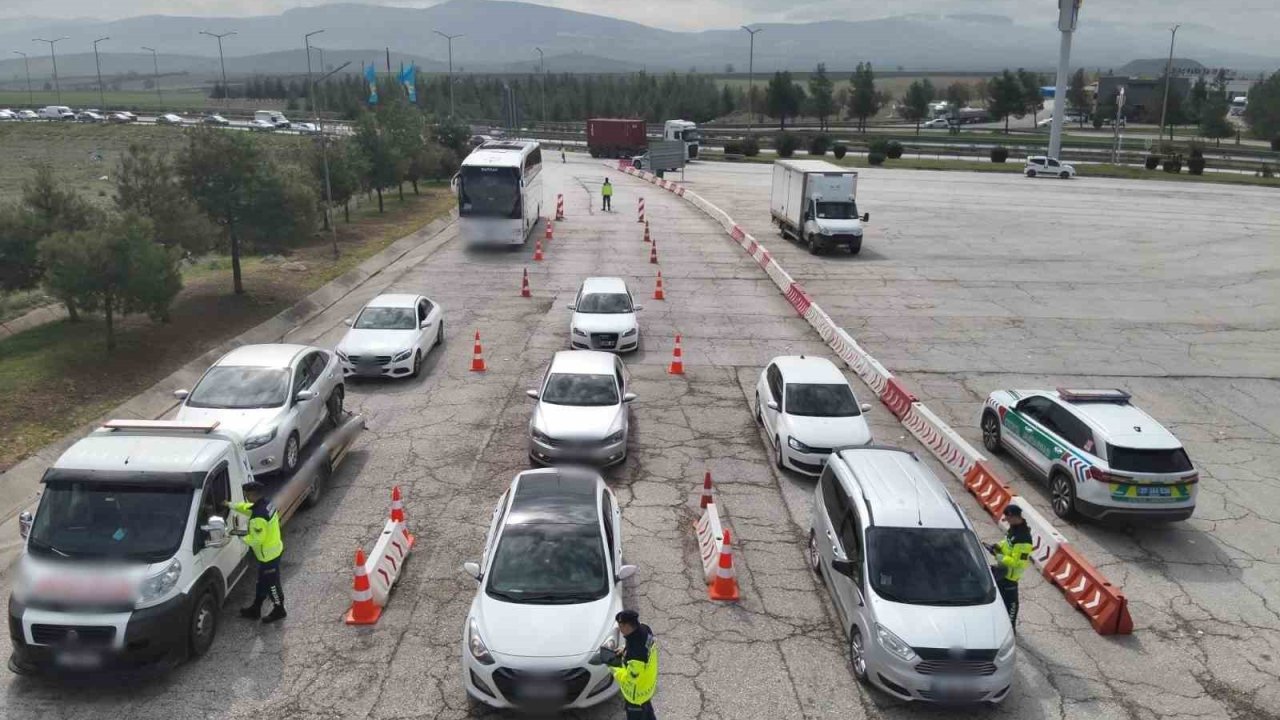 Gaziantep’te Dron Destekli Trafik Denetimi: 116 Sürücüye 160 Bin Tl Ceza
