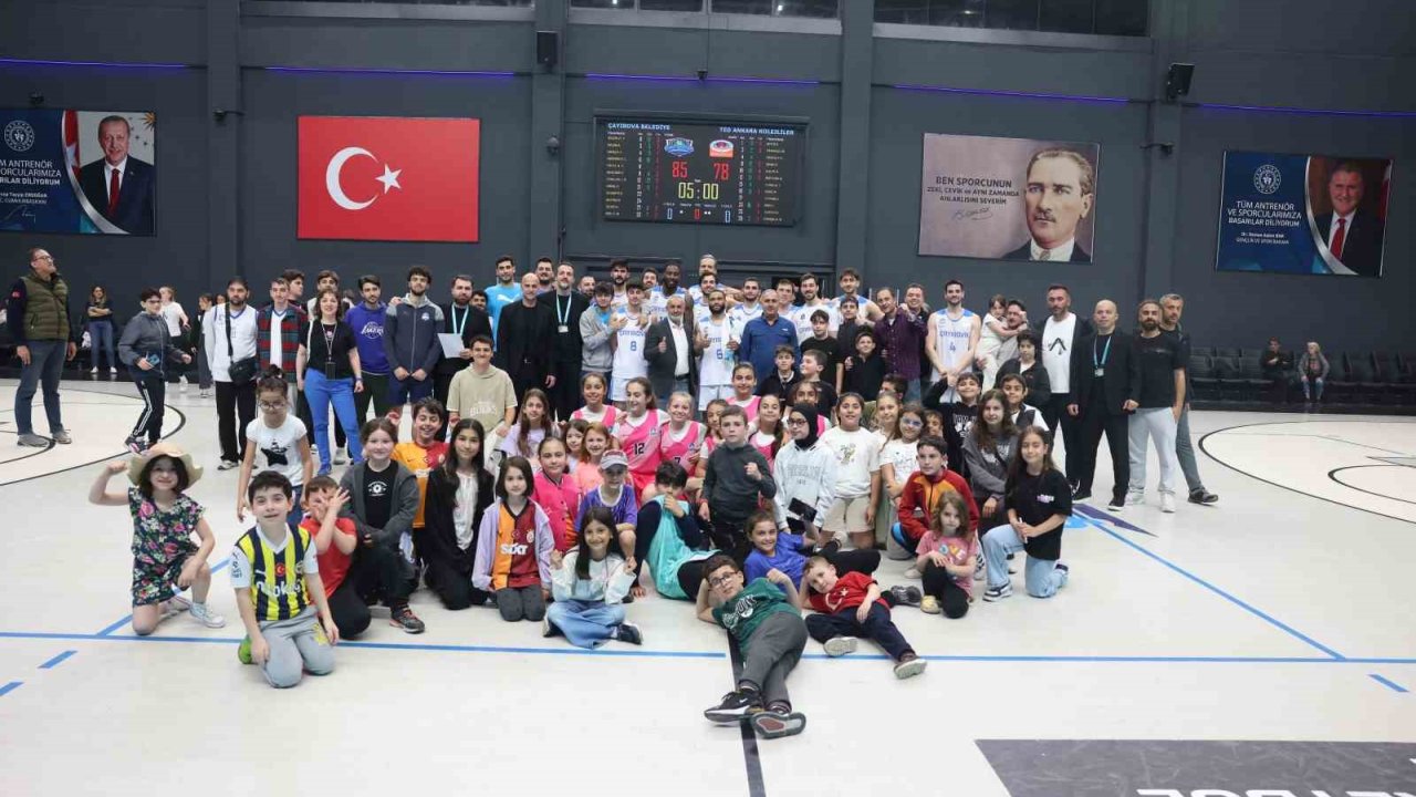 Çayırova Belediyesi, Yarı Final İçin Sahaya Çıkıyor