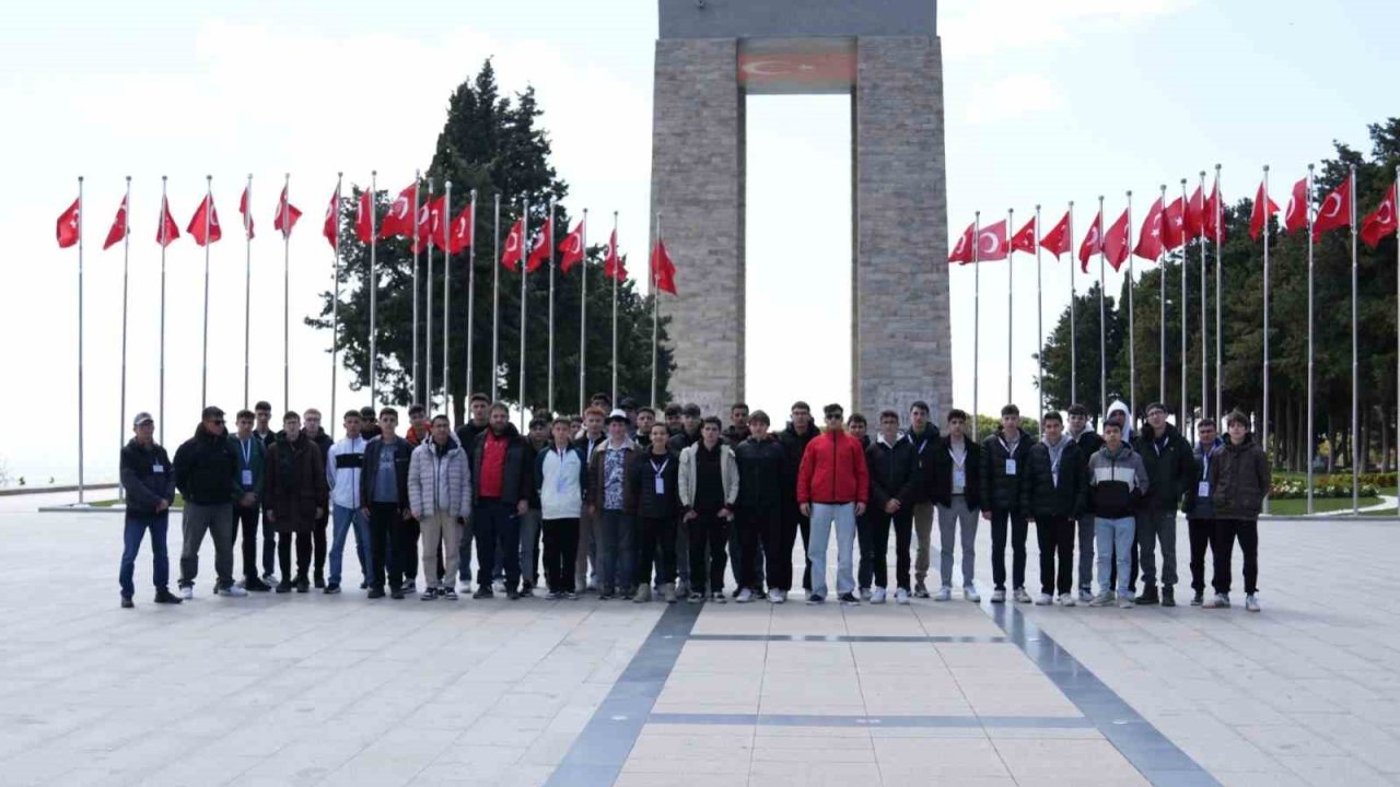 Balıkesirli Gençler, Çanakkale’de Tarihin İzinde Yolculuk Yaptı