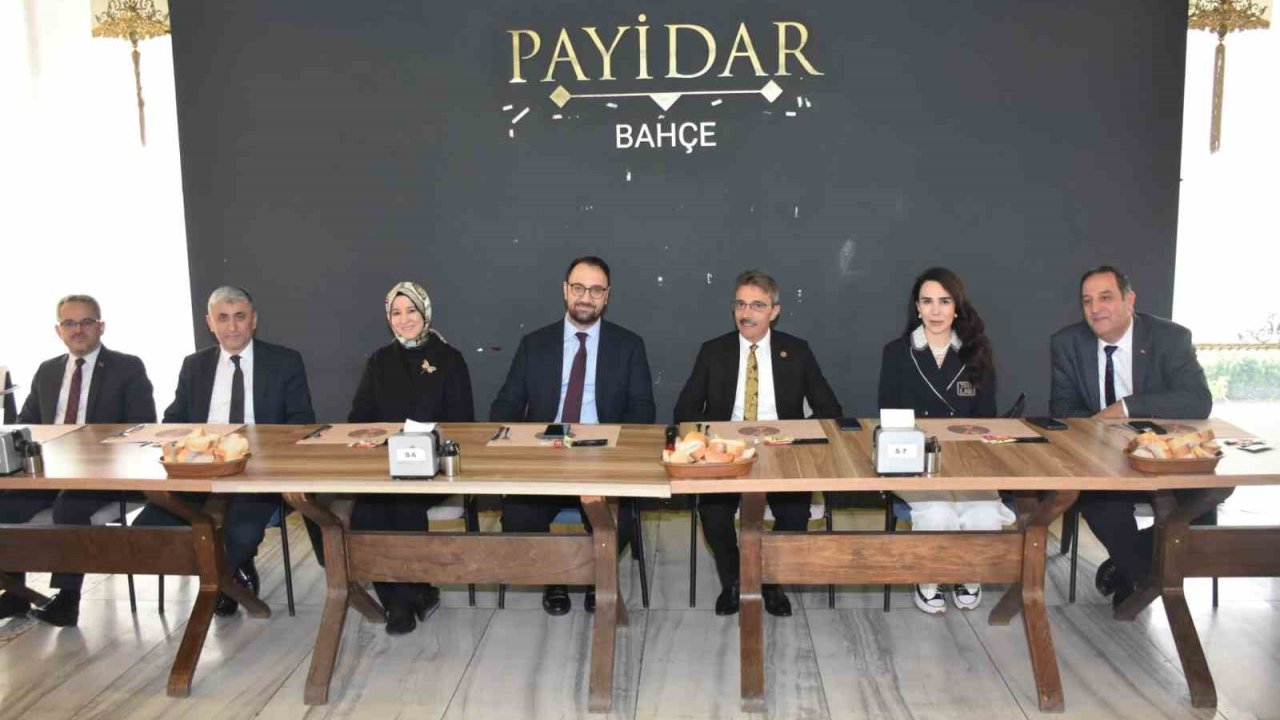 Başkan Şenol Dinç Kültür Ve Sosyal İşler Müdürlerini Misafir Etti