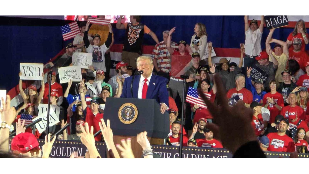 Trump, Başkanlığının 100. Gününü Michigan’da Kutladı