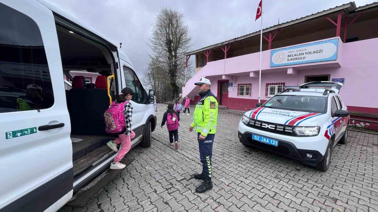 Jandarma Ekiplerinden Öğrencilerin Güvenliği İçin Denetim