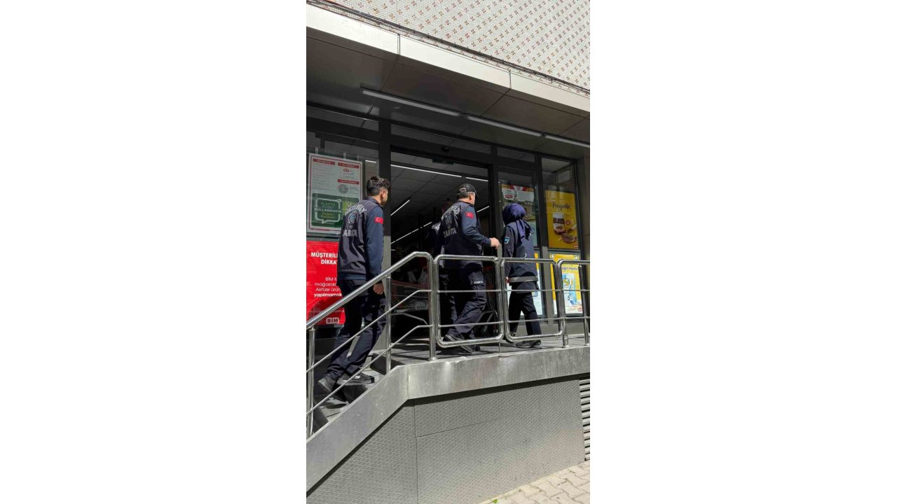 Sultangazi’de Marketlerde Sıkı Denetim