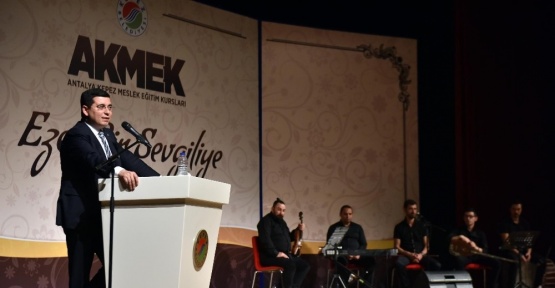 AKMEK öğrencileri sahnede