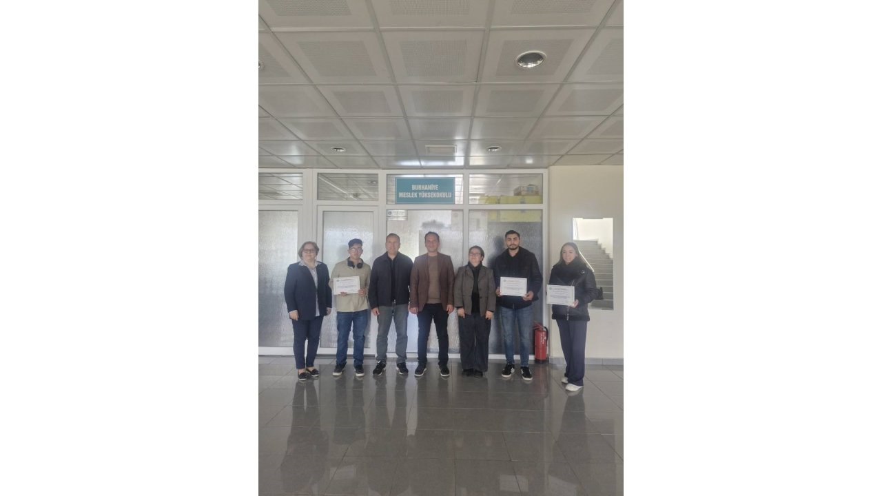 Burhaniye Myo’da Başarılı Öğrenciler Ödüllendirildi