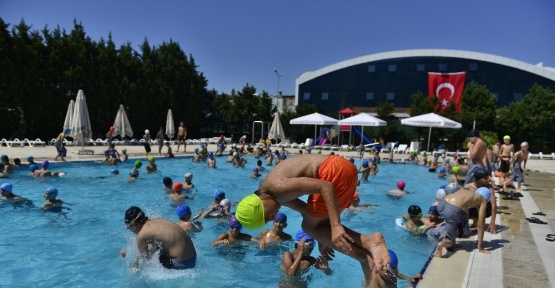 Yıldırım’ın yüzme havuzlarına tam not
