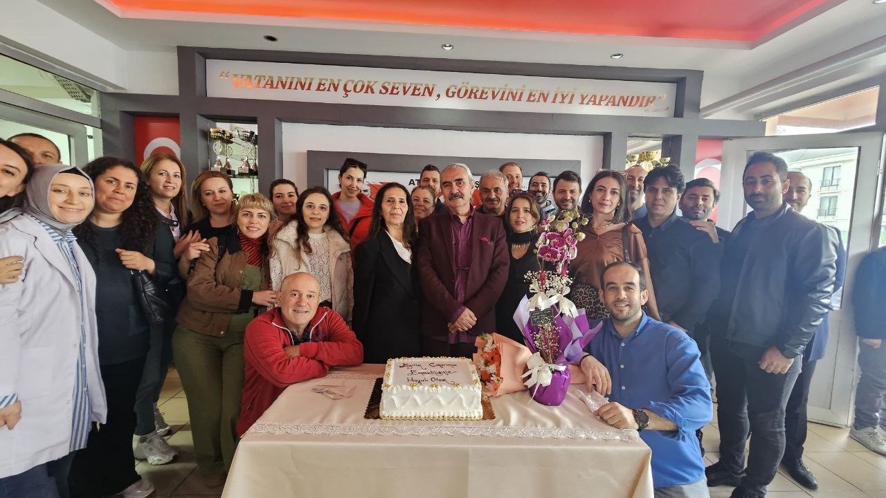 43 Yıllık Eğitimci Emekliliğe Böyle Uğurlandı