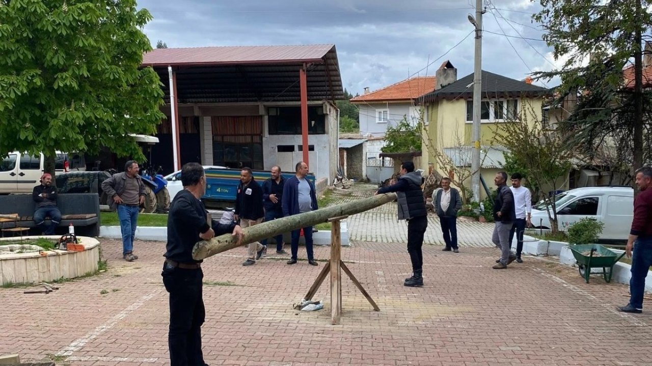 Selcen’de Baharın Neşesi Gıngırgaçla Birleşti