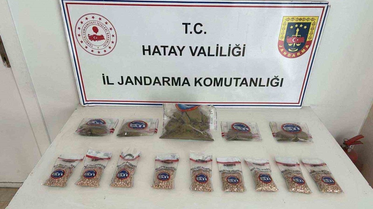 Hatay’da 450 Gümrük Kaçağı Kuru Sıkı Tabanca Ve Uyuşturucu Ele Geçirildi