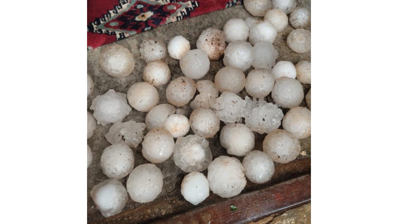 Şanlıurfa’da Kar Topu Büyüklüğünde Dolu Yağdı: Ekili Araziler Ve Araçlar Zarar Gördü