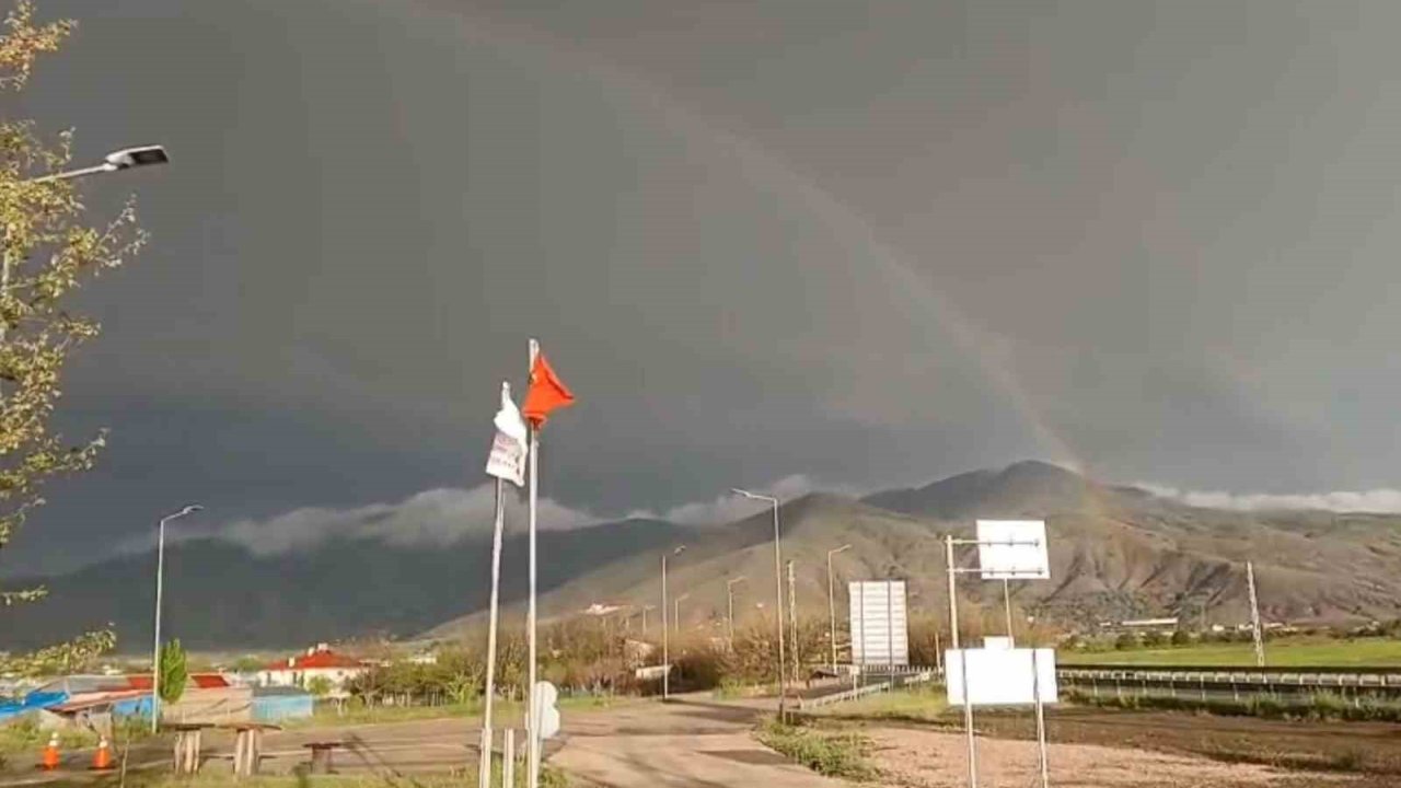 Elazığ’da Gökkuşağı Görenleri Mest Etti