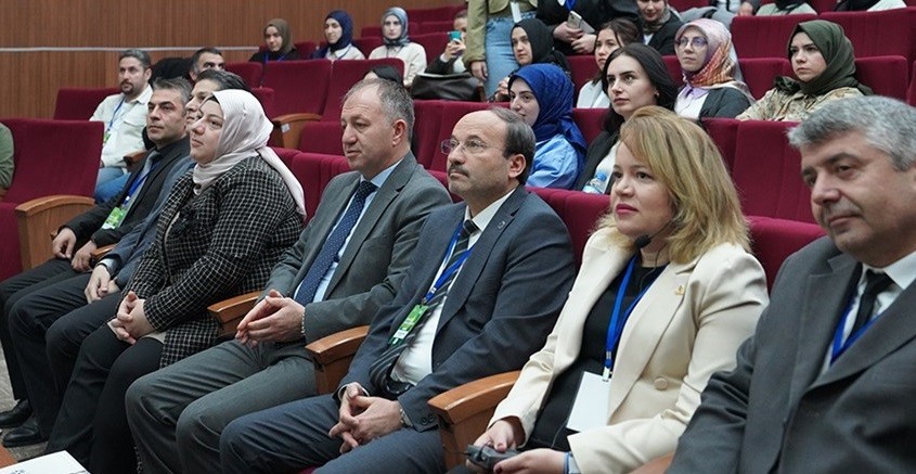 2. Ulusal Moleküler Biyoloji Ve Genetik Öğrenci Kongresi Etü Ev Sahipliğinde Başladı