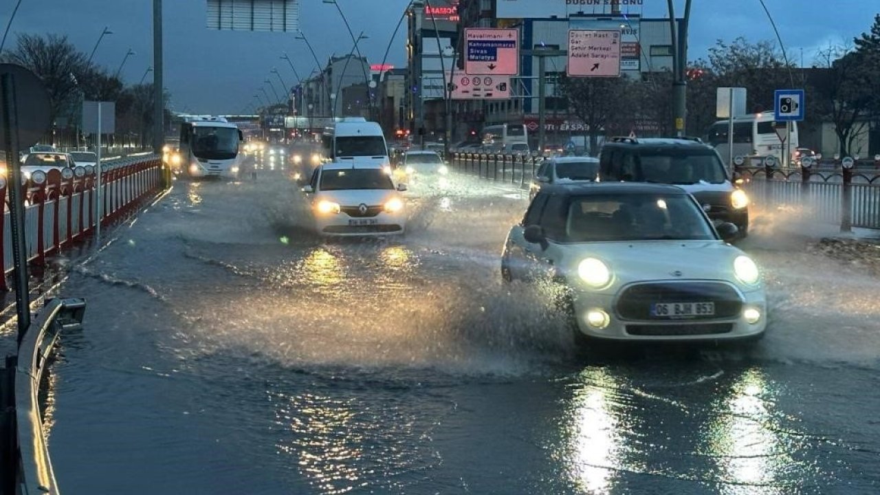 Kayseri’yi Sağanak Vurdu, İtfaiye Ekipleri Teyakkuza Geçti
