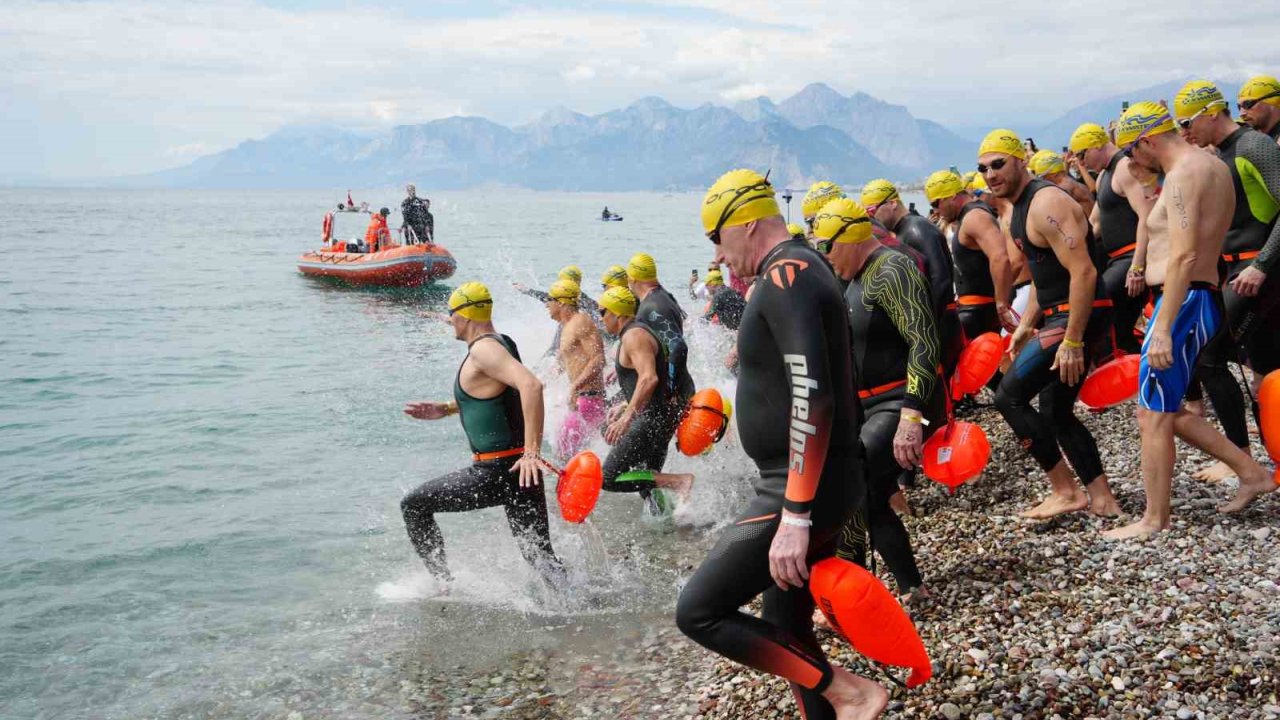 Uluslararası Açık Su Yüzme Yarışı X-waters Antalya’da Gerçekleşti