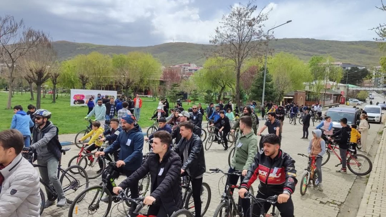 Tatvan’da Merhum Öğretmen Ferhat Orak Anısına Bisiklet Turu Düzenlendi