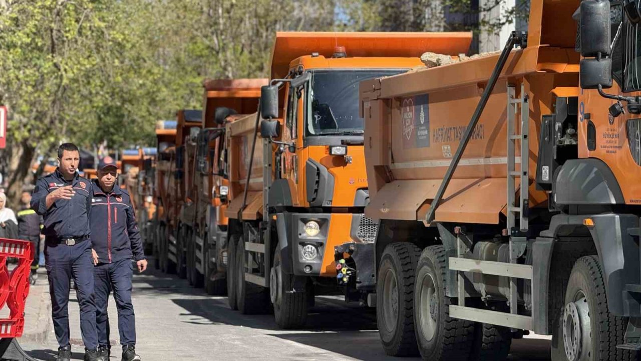 Sarıyer’de Çöken Yolu Onarma Çalışmaları Devam Ediyor