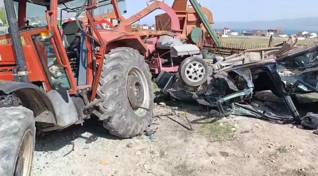 Van’da Trafik Kazası: 4 Yaralı