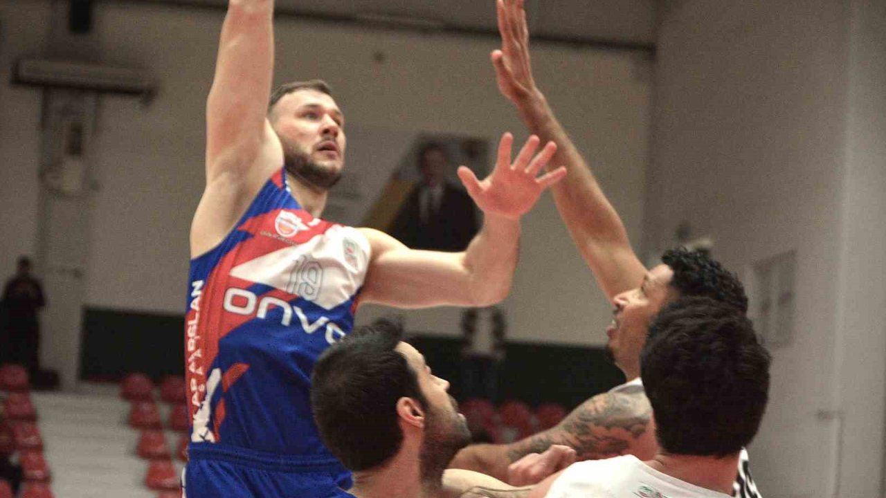 Türkiye Sigorta Basketbol Süper Ligi: Aliağa Petkimspor: 83 - Onvo Büyükçekmece : 82