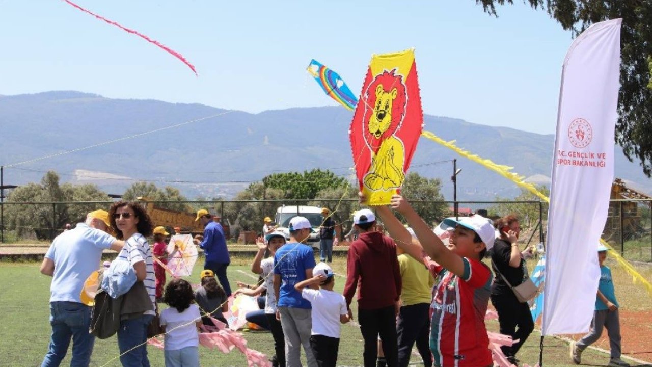 Köşk’teki Uçurtma Şenliğinde Çocuklar Doyasıya Eğlendi