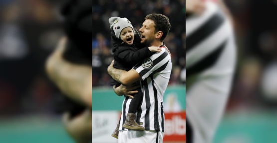 Kanseri yendi, takımına döndü