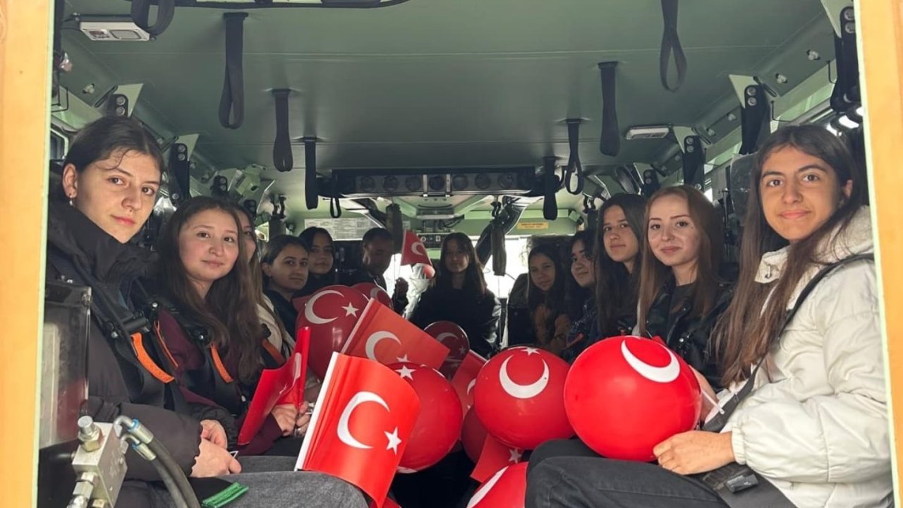 Liseli Öğrencilerden Söğüt Jandarma Ulaştırma Eğitim Merkezi Komutanlığına Anlamlı Ziyaret