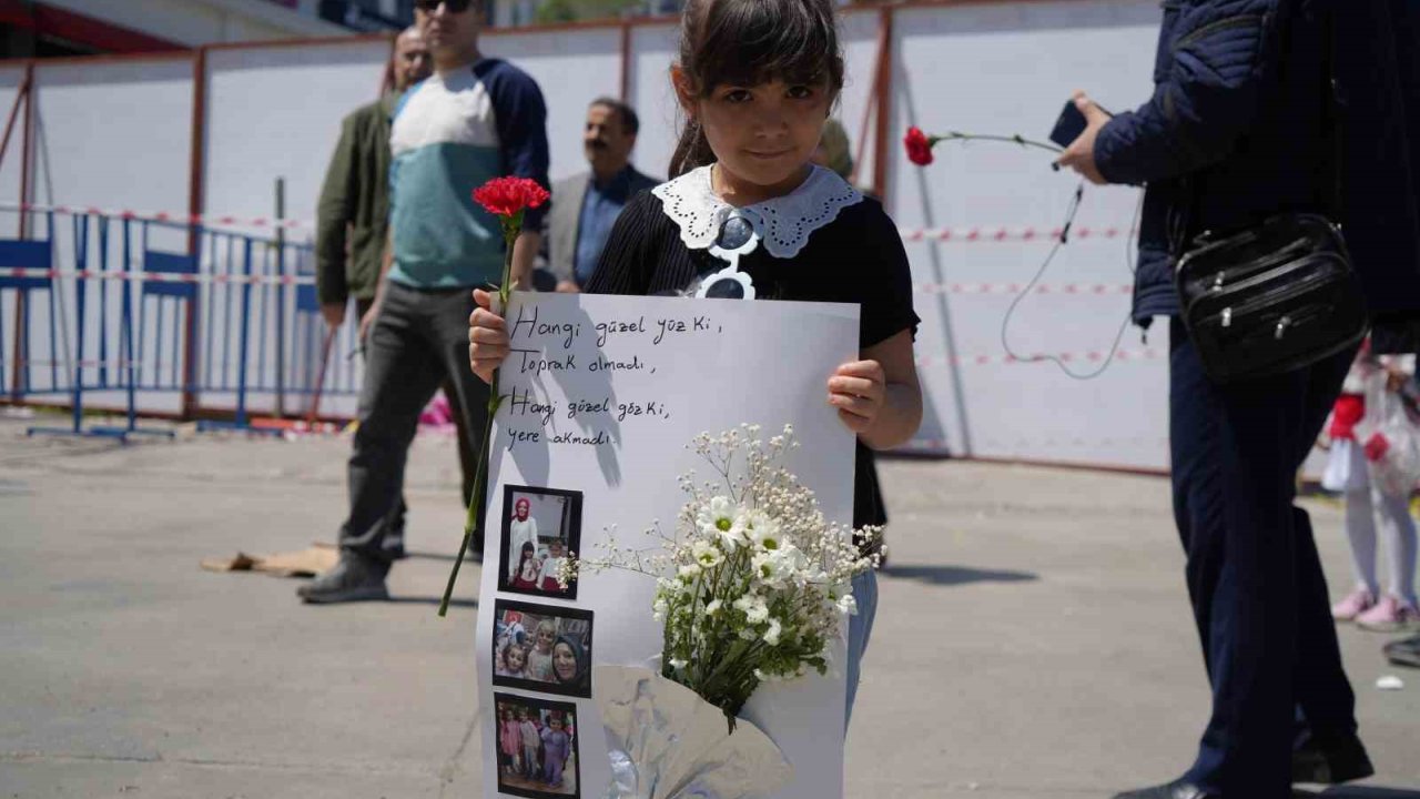 Samsun’da Heyelanda Hayatını Kaybeden Aile Anıldı