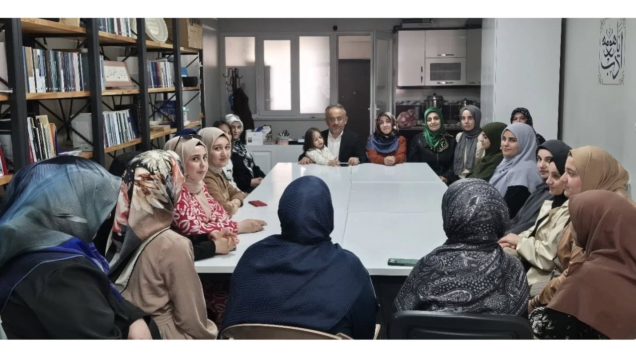 Üniversite Öğrencilerine Zamanın Önemi Anlatıldı